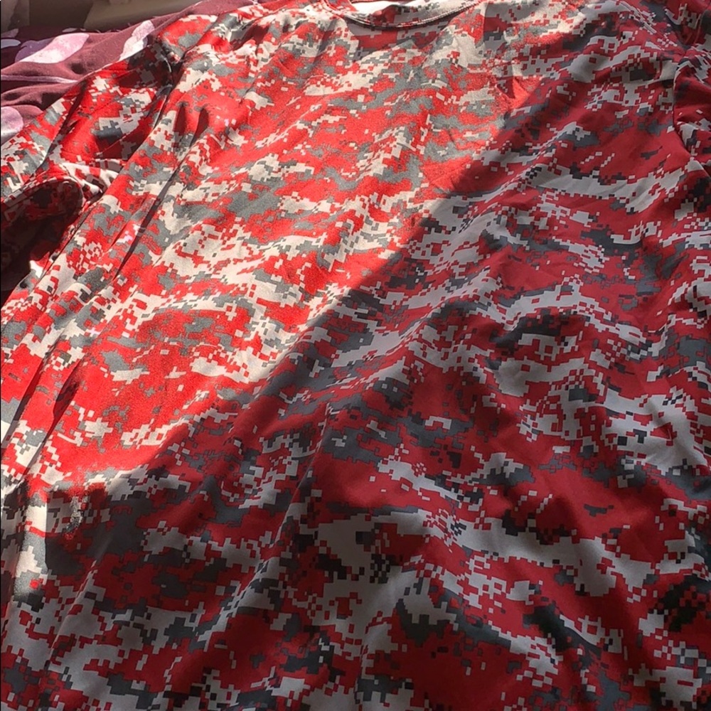 T- shirt